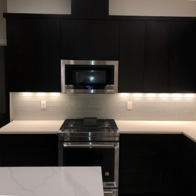 Kitchen countertop plugs, microwave, and under-cabinet lights in Tualatin by Classic Electric