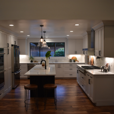 Kitchen remodel pendant lights, recessed can lights, under-cabinet lights and countertop plugs in Tigard by Classic Electric